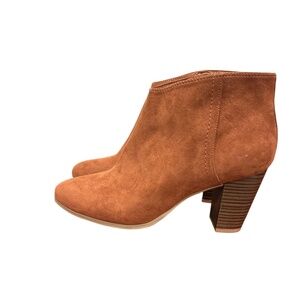 NWT Old Navy Brown Faux Suede Heeled Ankle Bootie 9